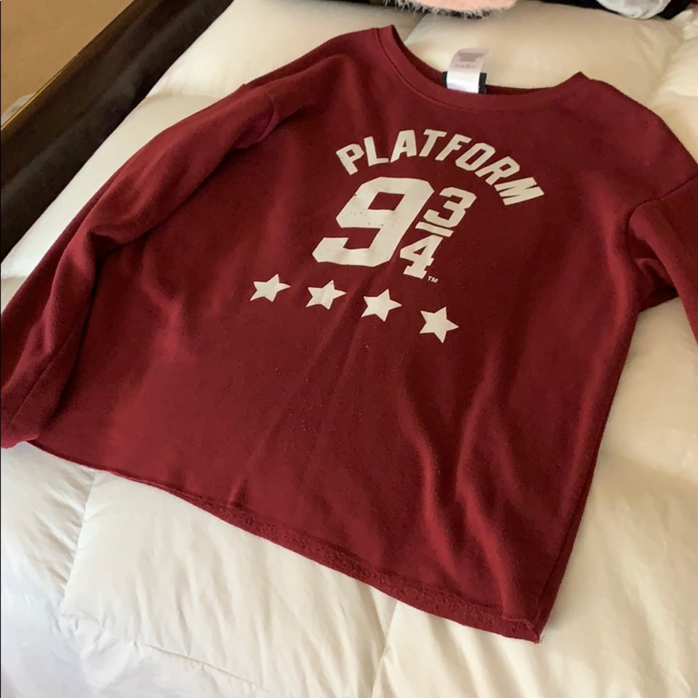 Maroon sweatshirt